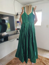Load image into Gallery viewer, Plus size Evening Dress with High Slit prom Satin